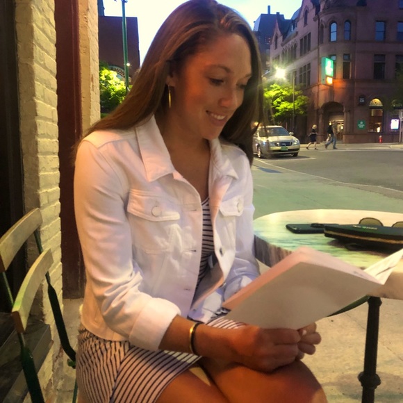 Meet your Posher, Liz - Picture 1 of 1